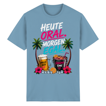 Frontansicht des carolina blauen Heavy Cotton T-Shirts mit grafischem Druck, Palmenmotiven und floralen Akzenten.